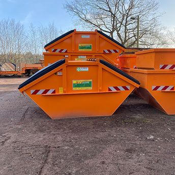 Tankstelle Schwarz 7 m³ Absetzcontainer