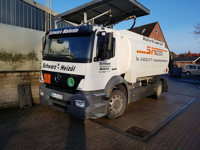 Schwarz Malente Heizöl, Container-Service und Tankstelle
